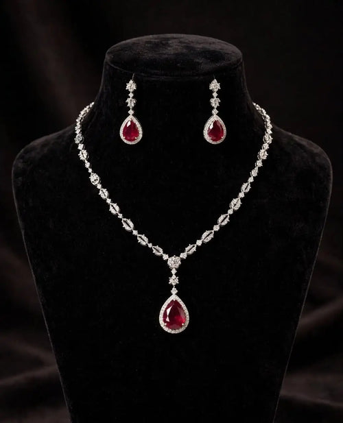 Modern Design Silver Plated Zircon Necklace Set