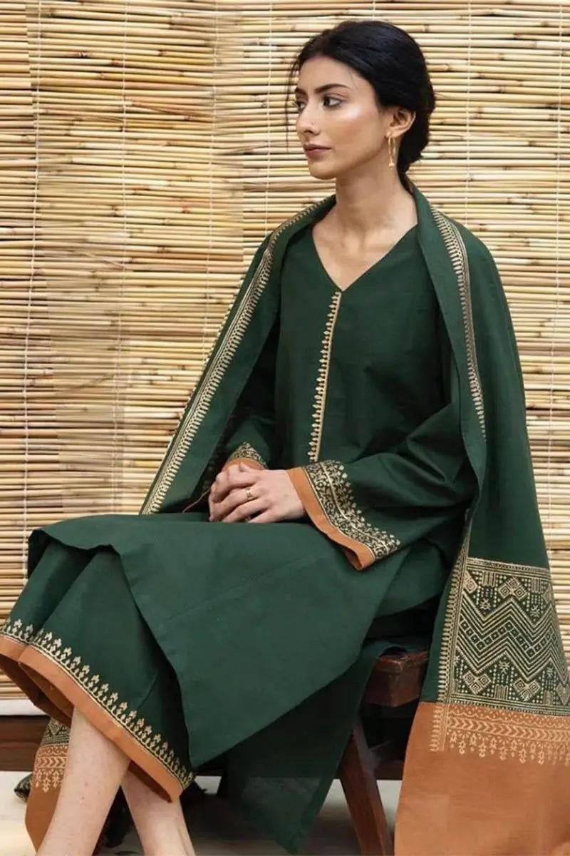 3 Pcs Women's Unstitched Embroidered Suit