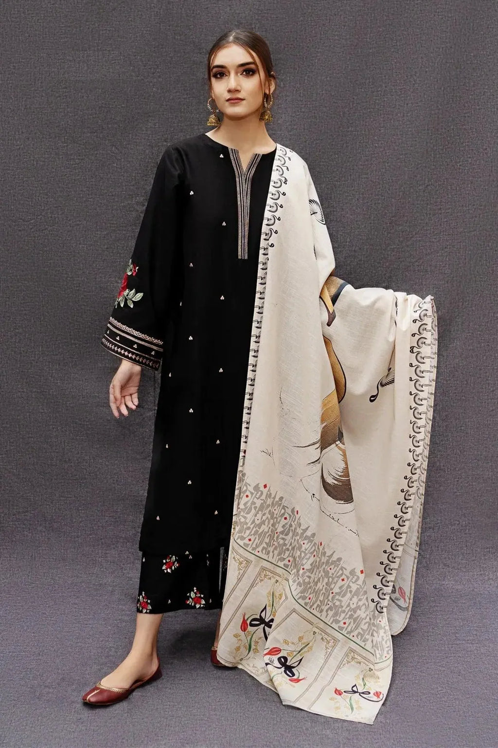 MIX TRENDING DESIGNS 3 Pcs Unstitched Embroidered Suit - Black
