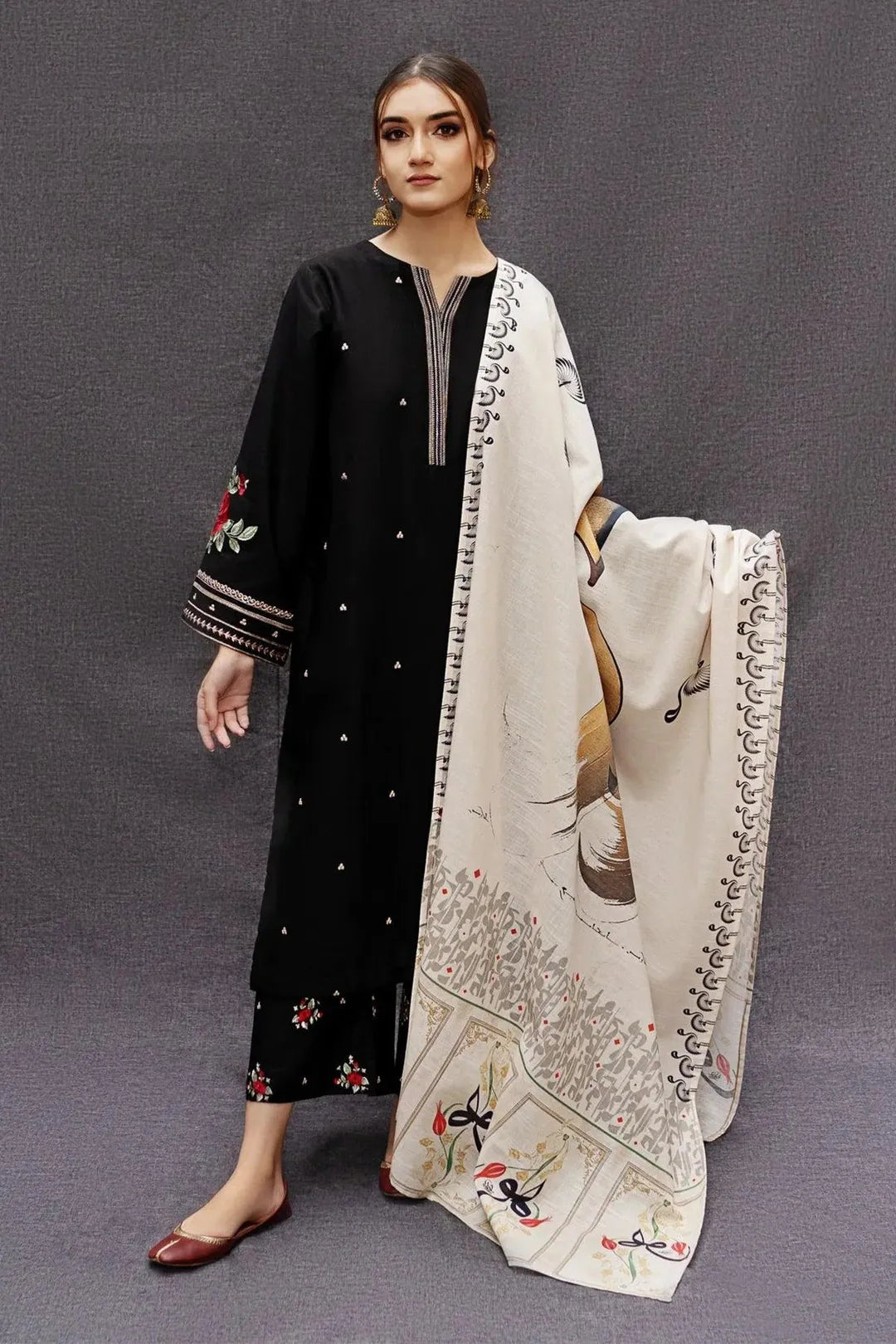 MIX TRENDING DESIGNS 3 Pcs Unstitched Embroidered Suit - Black
