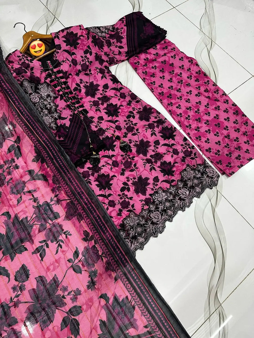 3 Pcs Women's Stitched Lawn Digital Print Suit