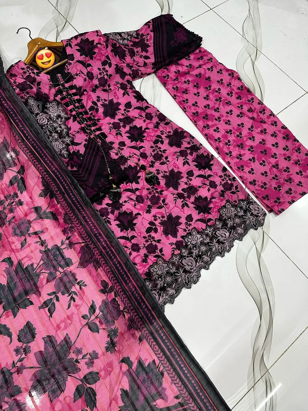 3 Pcs Women's Stitched Lawn Digital Print Suit