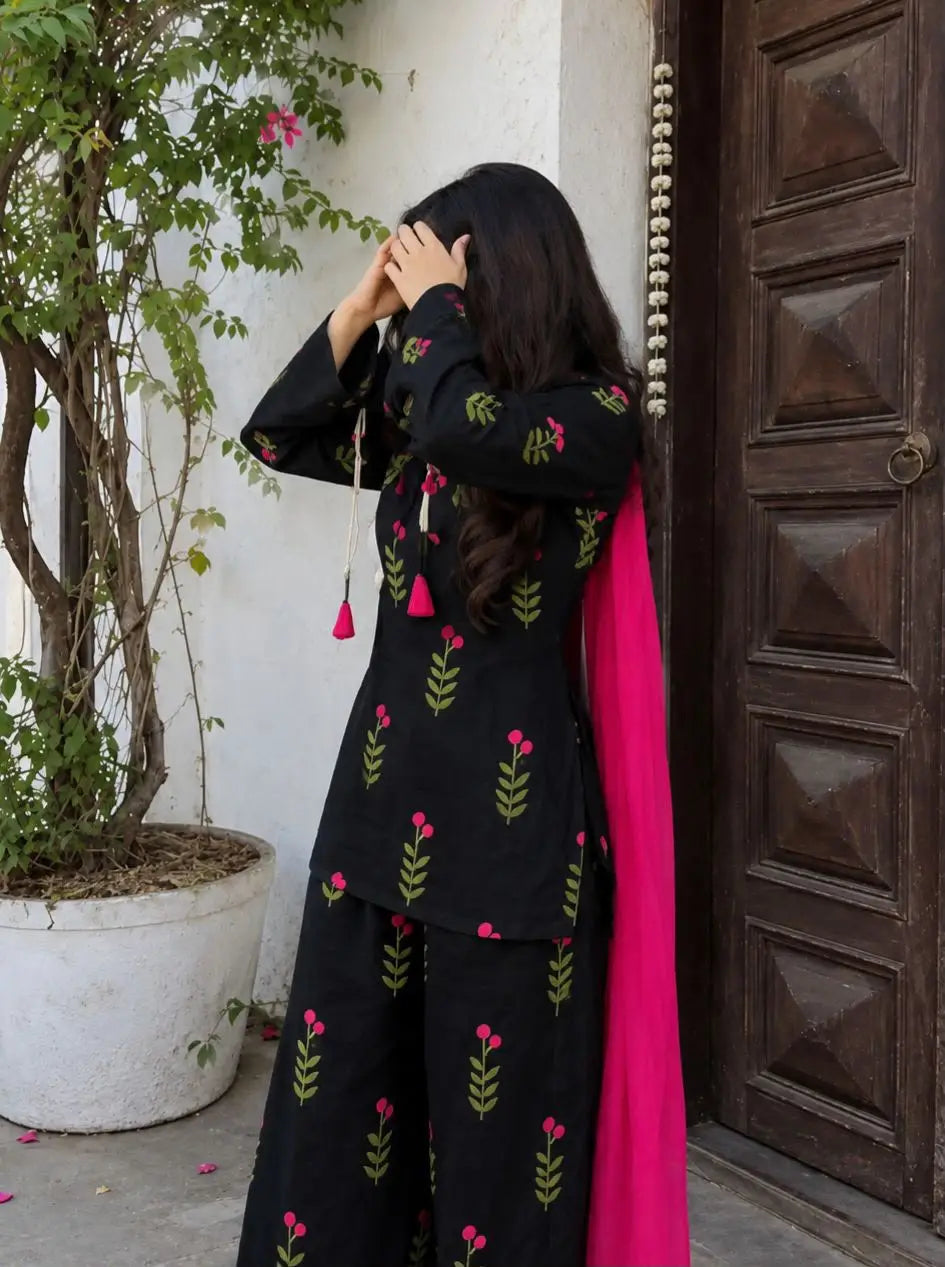 3 Pcs Women's Stitched Lawn Digital Print Suit