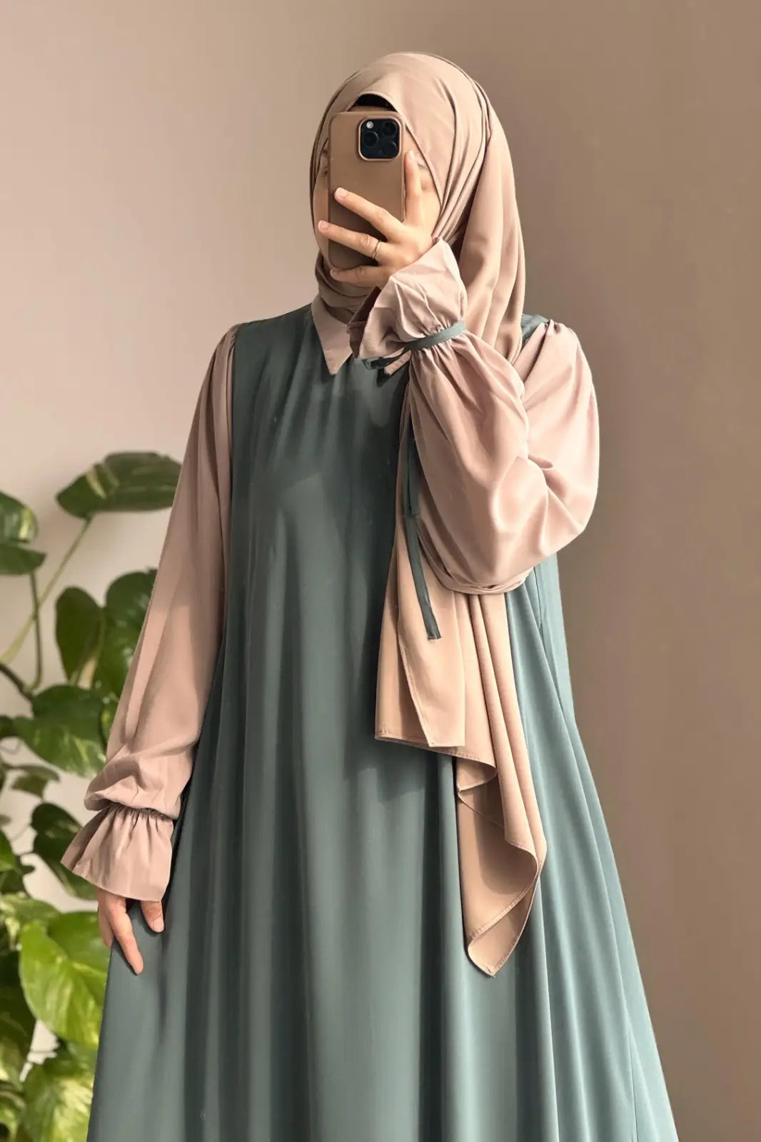 Abaya for Women with Belt & Stroller | Collar Abaya in Soft Wool Peach Fabric | Ready to Wear Abaya - Light Green