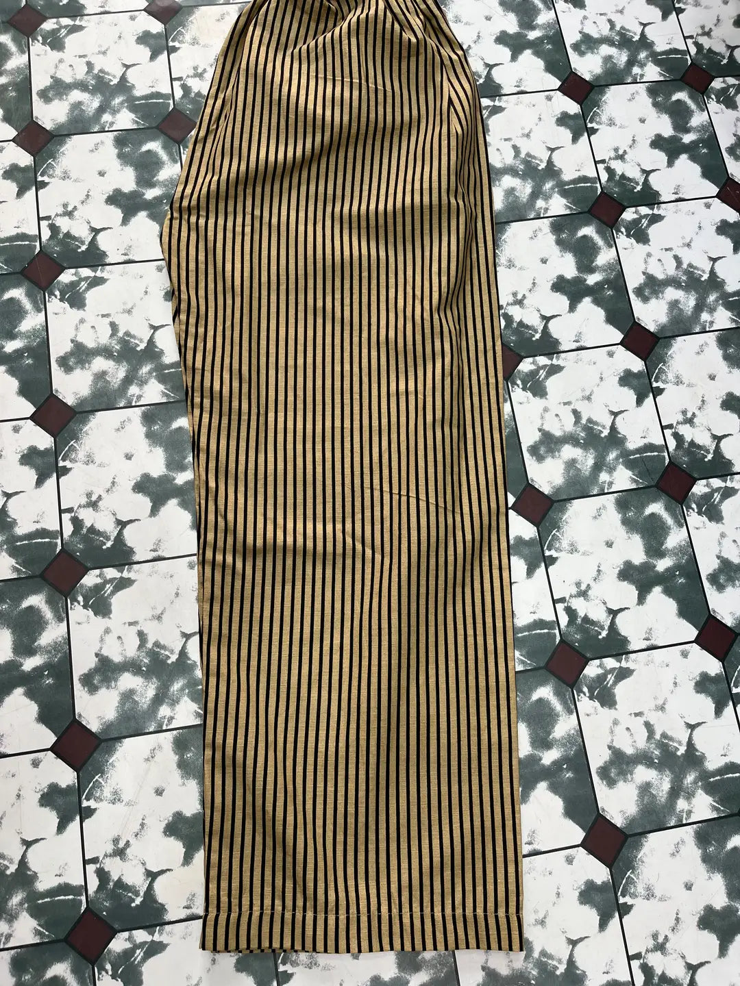 3 Pcs Women's Stitched Khaddar Printed Suit