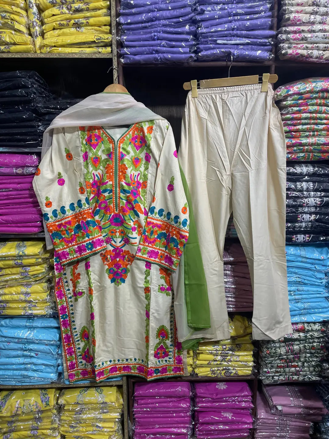 3 Pcs Women's Stitched Linen Embroidered Suit
